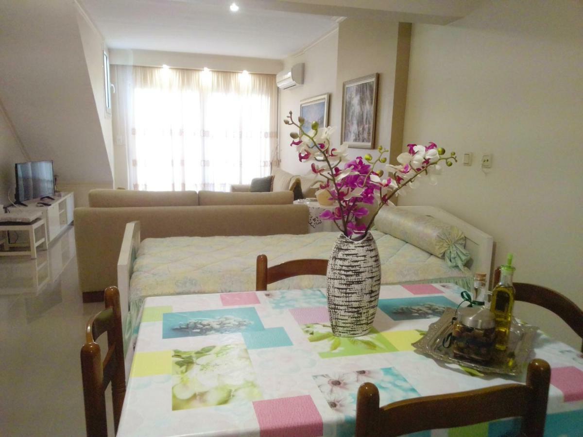 דירות פלוגיטה Maria'S Garden House מראה חיצוני תמונה